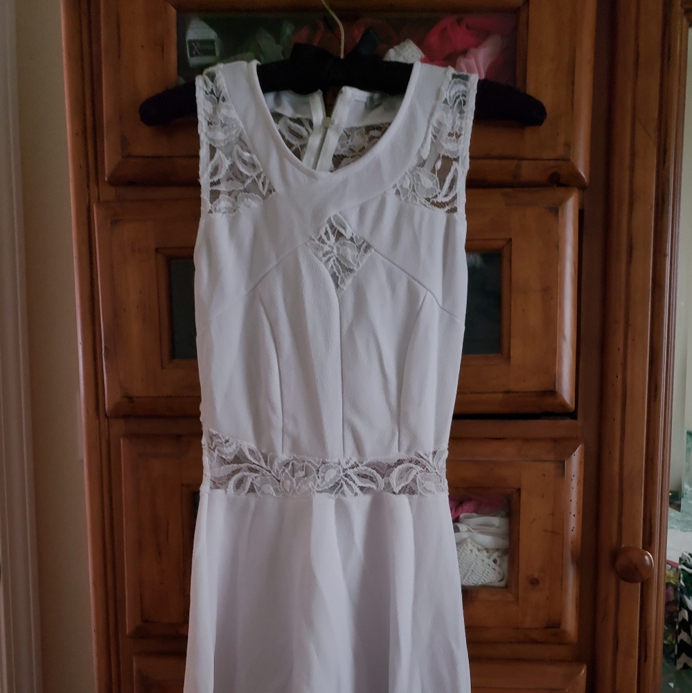 Little white sleeveless dress